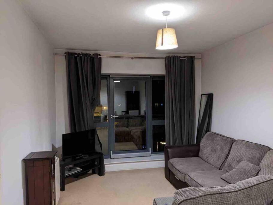 Beautiful 2 Bed Apt In Grand Canal Dublin Bagian luar foto